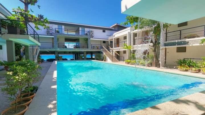 Miami Heat Beach Resort Morong  Zewnętrze zdjęcie